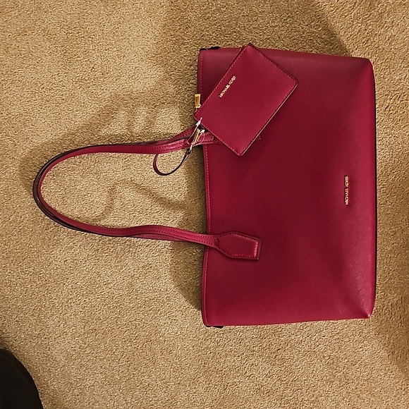 Michael Kors Deep Red Charlie Tote With Small Zip Case NWT Handbag Beautiful - Picture 5 of 14